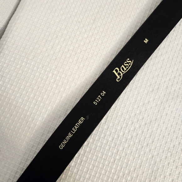 Bass & Co Leather Belt Sz M Plain Solid Dress Silver Buckle - Picture 2 of 7